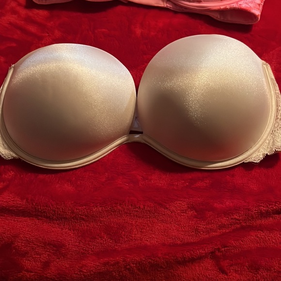 Lot of VS bras. Fits 34DDD OR 36DD. - Picture 6 of 7
